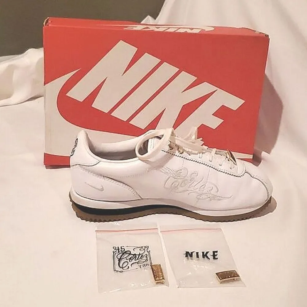 NIKE CORTEZ MISTER CARTOON WHITE! Womens Size 7. UNISEX Wore 1x! LIKE NEW!